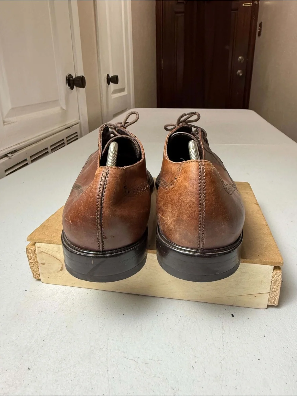 Tod's brown leather wingtip brogue dress shoes. Sz 10.5